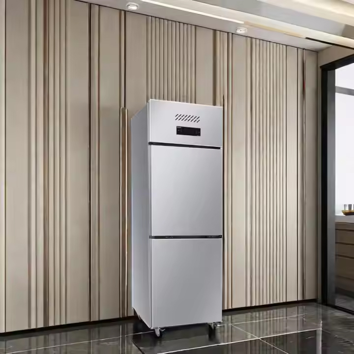 Frigider de bucătărie din oțel inoxidabil cu două uși Frigider de bucătărie din oțel inoxidabil cu două uși